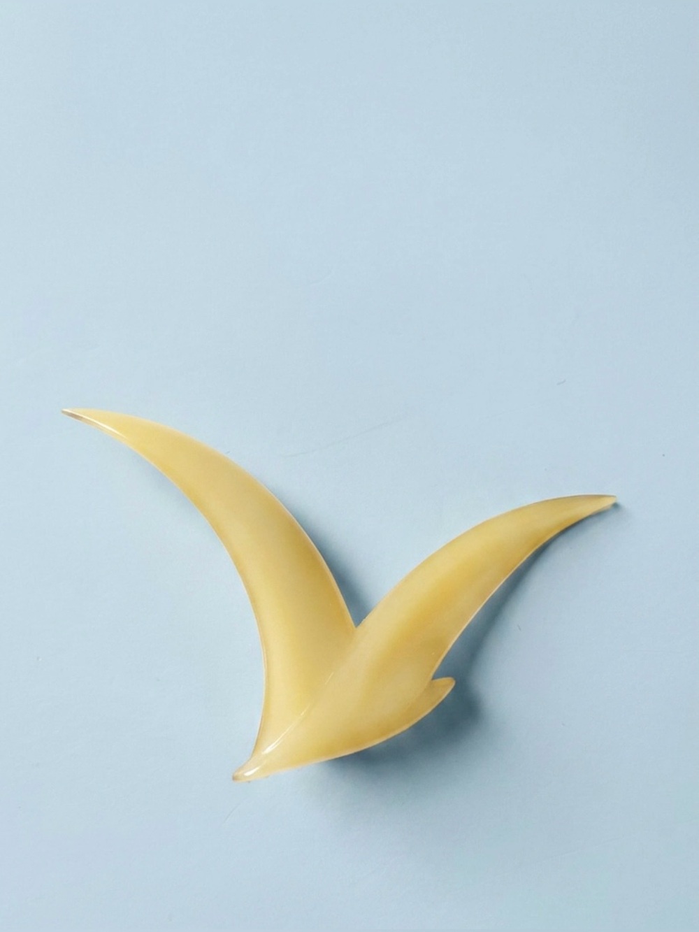 🎁 Vintage Butter Yellow Seagull Brooch • Modernist Bird Pin • B+D Denmark